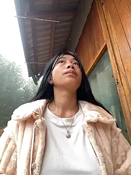 EmLy02 online show from 11/01/25, 12:12