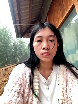 EmLy02 online show from 11/01/25, 12:40