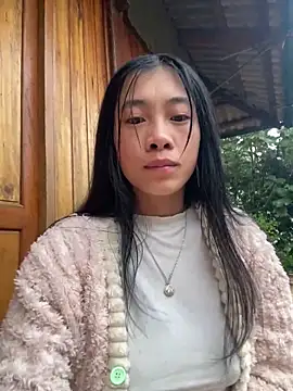 EmLy02 online show from 11/07/25, 11:38