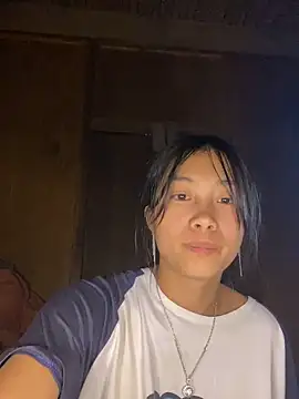 EmLy02 online show from 11/15/25, 01:18