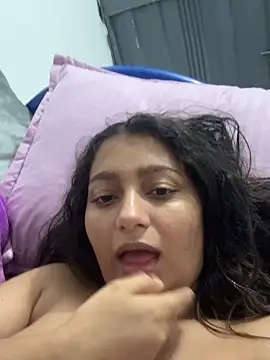 Snapshot of celeste_L29 chatting on 10/23/25, 03:28 celeste L29 online show from 10/23/25, 03:28