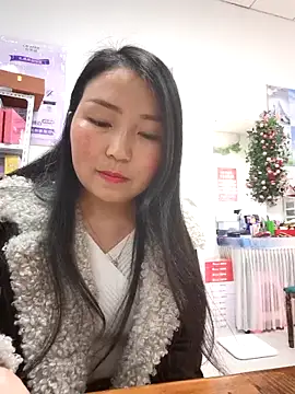 Snapshot of lingling5200 chatting on 03/06/26, 06:32 lingling5200 online show from 03/06/26, 06:32