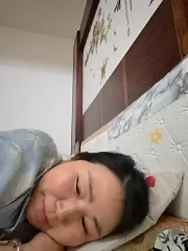 Snapshot of lingling5200 chatting on 04/25/26, 01:41 lingling5200 online show from 04/25/26, 01:41