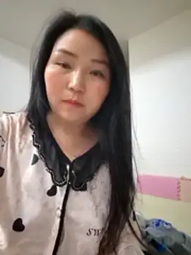 Snapshot of lingling5200 chatting on 04/26/26, 04:59 lingling5200 online show from 04/26/26, 04:59