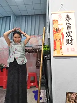 Snapshot of lingling5200 chatting on 05/02/26, 05:45 lingling5200 online show from 05/02/26, 05:45