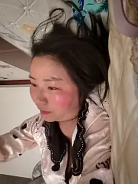 Snapshot of lingling5200 chatting on 05/10/26, 05:01 lingling5200 online show from 05/10/26, 05:01