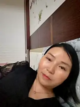 Snapshot of lingling5200 chatting on 05/11/26, 01:06 lingling5200 online show from 05/11/26, 01:06