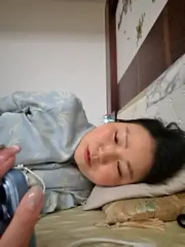 Snapshot of lingling5200 chatting on 05/20/26, 02:12 lingling5200 online show from 05/20/26, 02:12