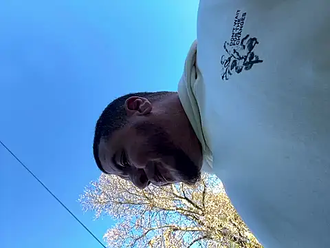 Snapshot of kev0n2389 chatting on 10/11/25, 08:51 kev0n2389 online show from 10/11/25, 08:51