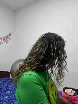 Snapshot of Nina_vallon chatting on 09/24/25, 10:51 Nina vallon online show from 09/24/25, 10:51