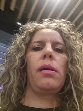 Snapshot of Nina_vallon chatting on 11/19/25, 11:05 Nina vallon online show from 11/19/25, 11:05