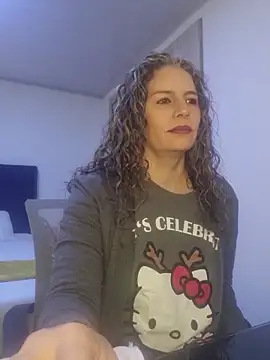 Snapshot of Nina_vallon chatting on 11/21/25, 11:09 Nina vallon online show from 11/21/25, 11:09