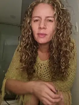 Snapshot of Nina_vallon chatting on 11/28/25, 10:29 Nina vallon online show from 11/28/25, 10:29