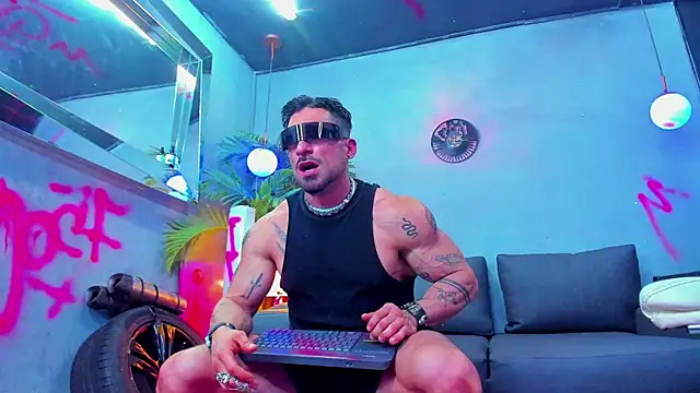 Snapshot of dennis_cox1 chatting on 09/13/25, 03:50 dennis cox1 online show from 09/13/25, 03:50