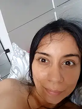 Snapshot of demonicangelic chatting on 10/19/25, 05:13 demonicangelic online show from 10/19/25, 05:13