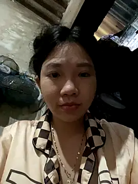 Snapshot of Miumieu chatting on 10/02/25, 01:12 Miumieu online show from 10/02/25, 01:12