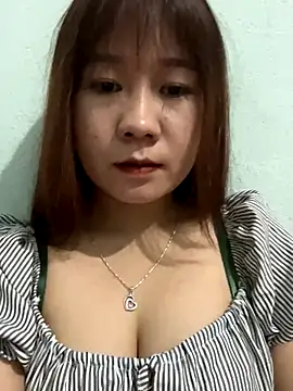 qinejr37 online show from 11/24/25, 02:00