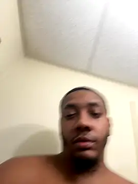 Snapshot of Kingstrokezxx chatting on 12/02/25, 08:37 Kingstrokezxx online show from 12/02/25, 08:37