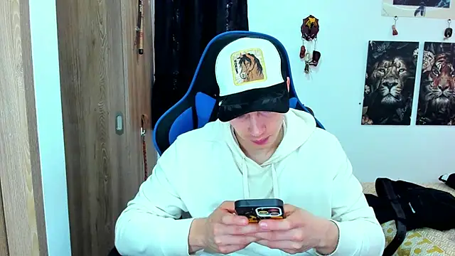 javiersexymann online show from 12/16/24, 05:33