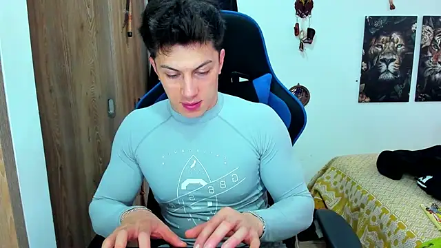 javiersexymann online show from 12/19/24, 08:44