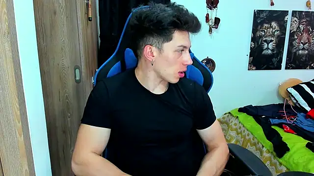 javiersexymann online show from 12/21/24, 08:54