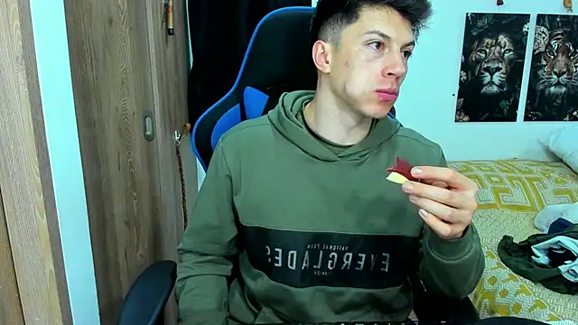 javiersexymann online show from 12/29/24, 03:22