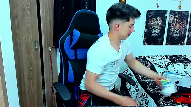 javiersexymann online show from 01/22/25, 04:44