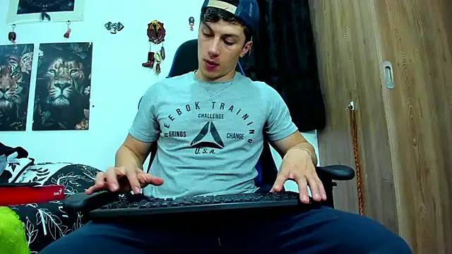 javiersexymann online show from 03/07/25, 04:02