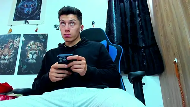 javiersexymann online show from 03/12/25, 07:38