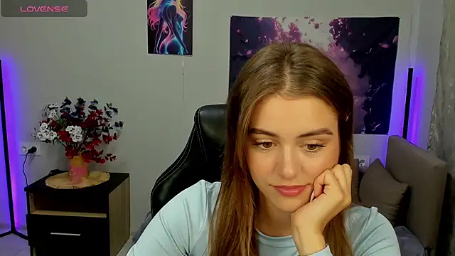 Snapshot of TracySpark chatting on 09/19/25, 06:48 TracySpark online show from 09/19/25, 06:48