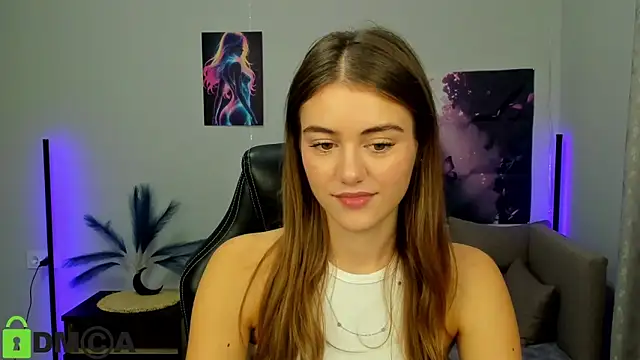 Snapshot of TracySpark chatting on 10/18/25, 06:48 TracySpark online show from 10/18/25, 06:48