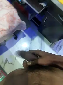 Snapshot of sanddyk99 chatting on 02/09/26, 06:34 sanddyk99 online show from 02/09/26, 06:34