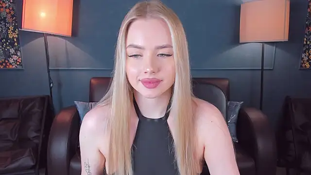 AvroraGoldie online show from 11/25/25, 10:37