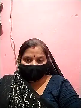 Rajnee33A online show from 04/18/26, 08:51