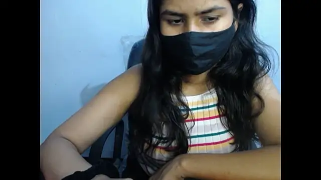 Snapshot of Vanya_7 chatting on 10/18/25, 07:09 Vanya 7 online show from 10/18/25, 07:09