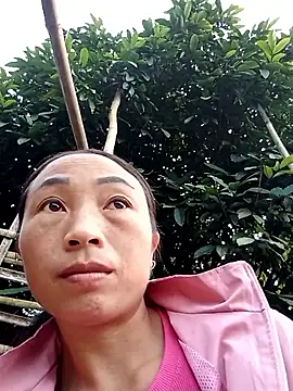 lucybaby00 online show from 10/30/25, 10:16