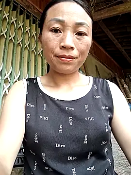 lucybaby00 online show from 04/28/26, 04:17