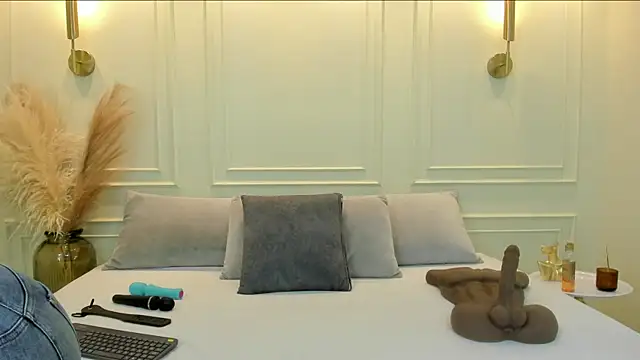 Snapshot of gabysanta_ chatting on 01/18/26, 02:43 gabysanta online show from 01/18/26, 02:43