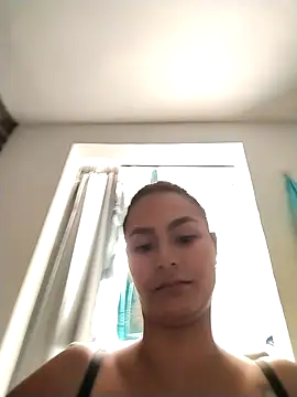 Snapshot of gabysanta_ chatting on 05/04/26, 05:42 gabysanta online show from 05/04/26, 05:42