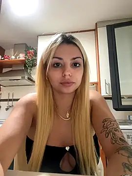 NoeliaGarcia17 online show from 10/13/25, 09:04