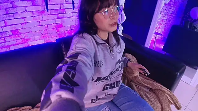 kitty malach online show from 12/17/25, 03:23