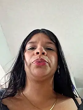 Snapshot of Eiimy_pretty chatting on 10/24/25, 08:05 Eiimy pretty online show from 10/24/25, 08:05