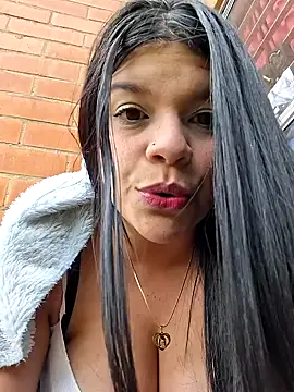 Snapshot of Eiimy_pretty chatting on 10/30/25, 07:58 Eiimy pretty online show from 10/30/25, 07:58