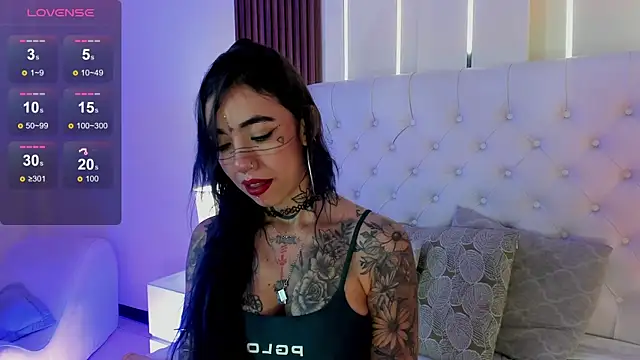 ViolettaAlemida online show from 09/15/25, 01:22