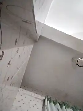 Snapshot of khhlmn chatting on 10/15/25, 04:07 khhlmn online show from 10/15/25, 04:07