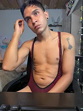 Angel latinboy online show from 04/28/26, 02:55