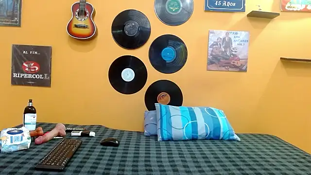 skinnyverus18 online show from 02/02/26, 06:39