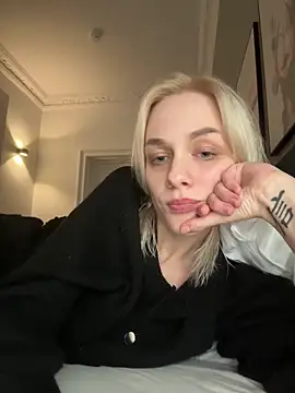 DaryaDoll online show from 11/30/25, 10:25