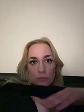 DaryaDoll online show from 04/11/26, 01:10