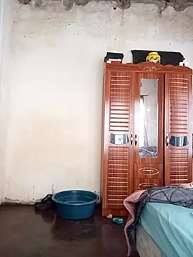 Snapshot of small_D94 chatting on 09/27/25, 07:02 small D94 online show from 09/27/25, 07:02